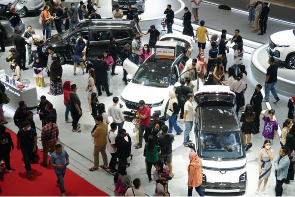 Wuling Hadirkan Rangkaian Kendaraan Listrik di Periklindo Electric Vehicle Show 2023